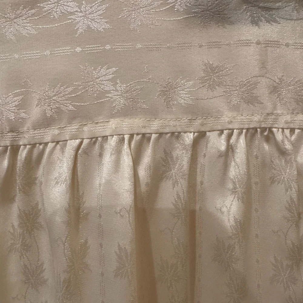 VINTAGE Oscar de la Renta Elegant Cream Blouse. Fits like a 10. - Picture 9 of 9